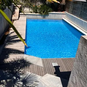 2 Pièces Rez-de-jardin Dans Maison Avec Piscine Appartement Villeneuve-Loubet